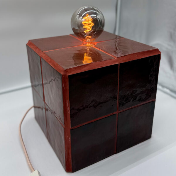 Lampe Cube Bordeaux — Grand format 28x28