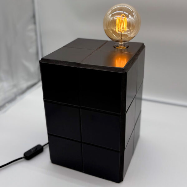 Lampe Noir Total — Format tour 20x20x30