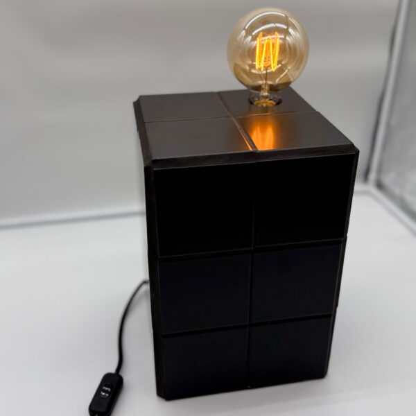 Lampe Noir Total — Format tour 20x20x30