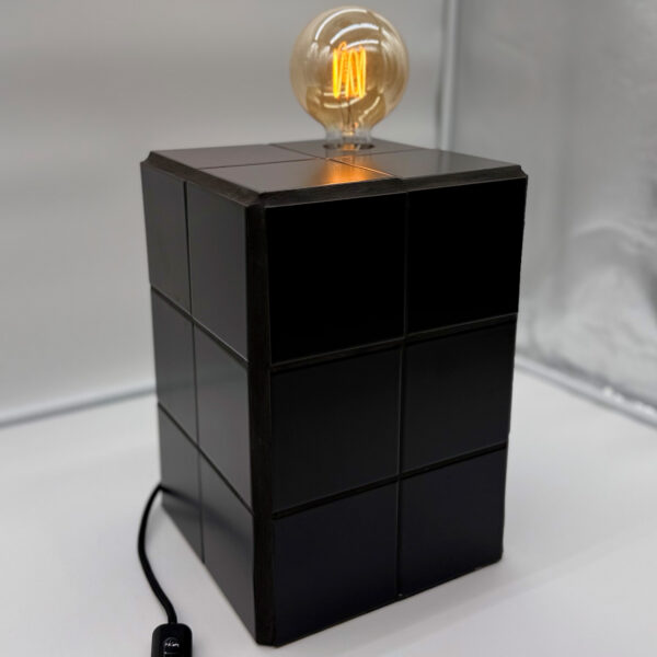 Lampe Noir Total — Format tour 20x20x30