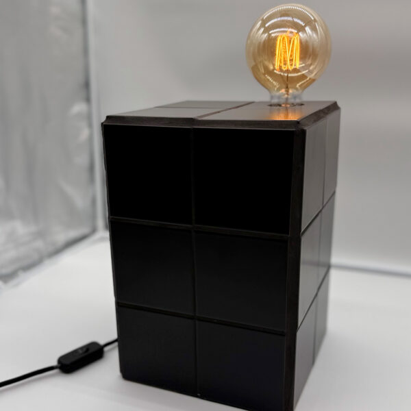 Lampe Noir Total — Format tour 20x20x30