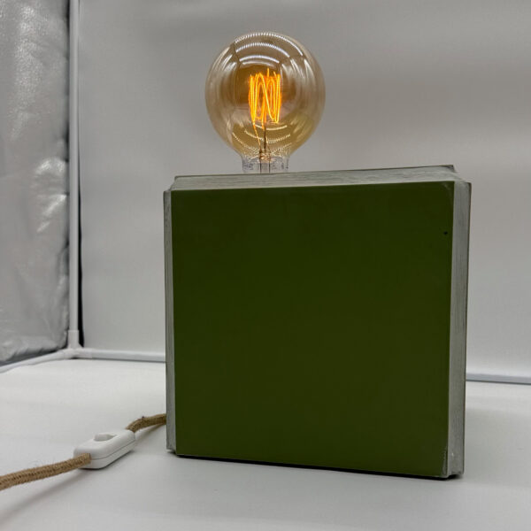 lampe-cube-olive-20×20 4