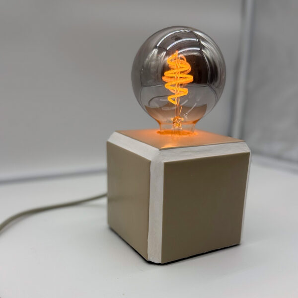 lampe-cube-taupe-10×10 3